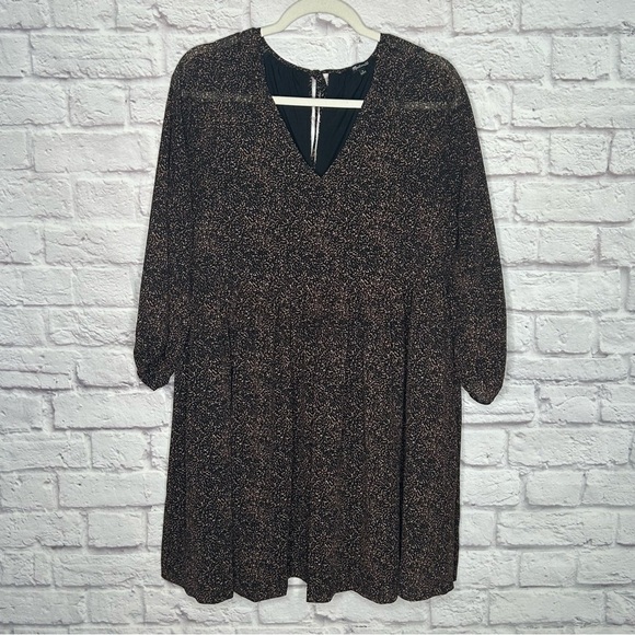 Madewell Crinkle Georgette V-Neck Babydoll Dress in Brushed Texture - Picture 7 of 16